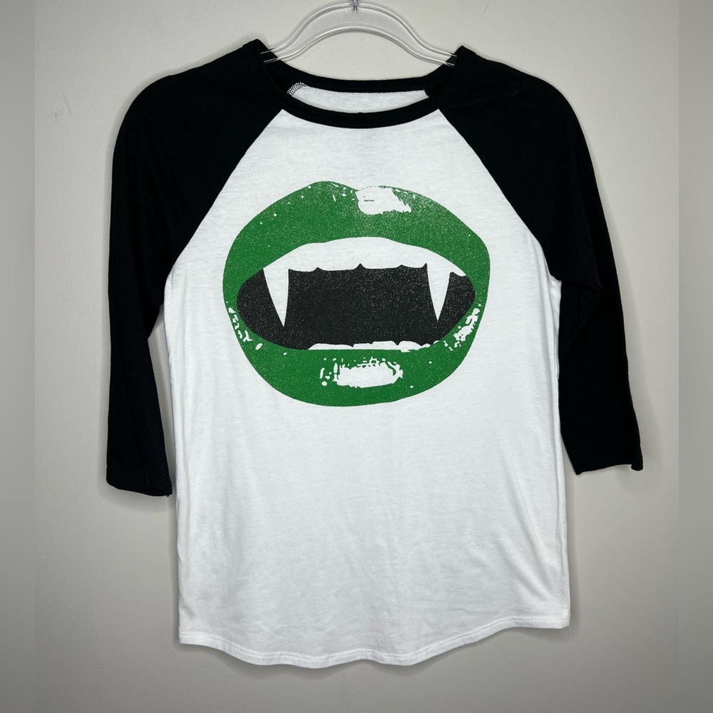 Modern Lux Graphic T. 3/4 sleeve. Small. Vampire teeth/Halloween/Gothic.